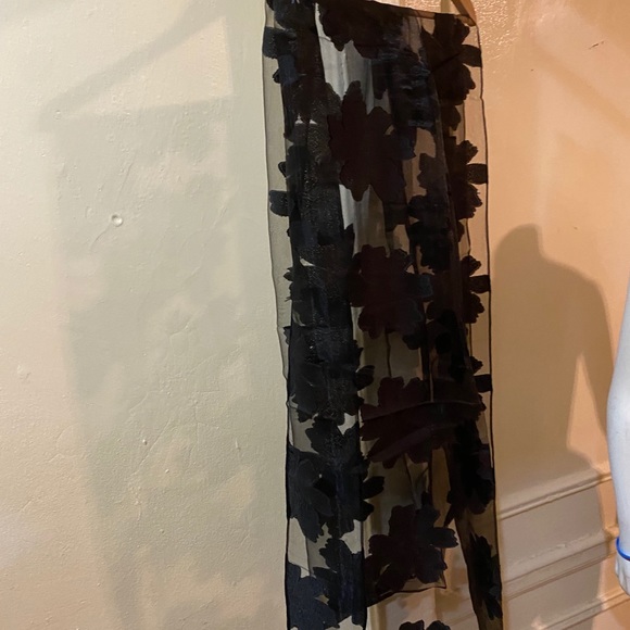 Transparent Scarf (Flowers) - Picture 2 of 4